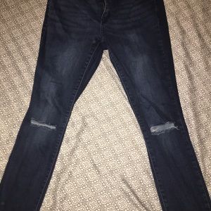 women’s ripped denim jeans